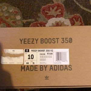 Yeezeys brand new 310$